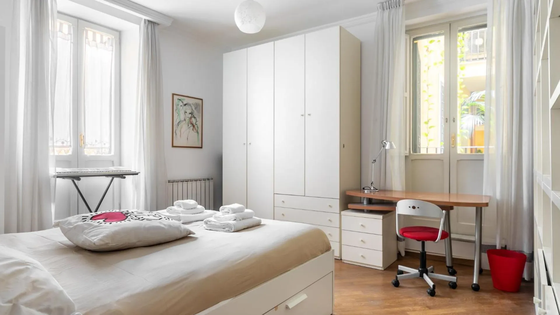 Colosseum Monti Large Flat Rome Apartment