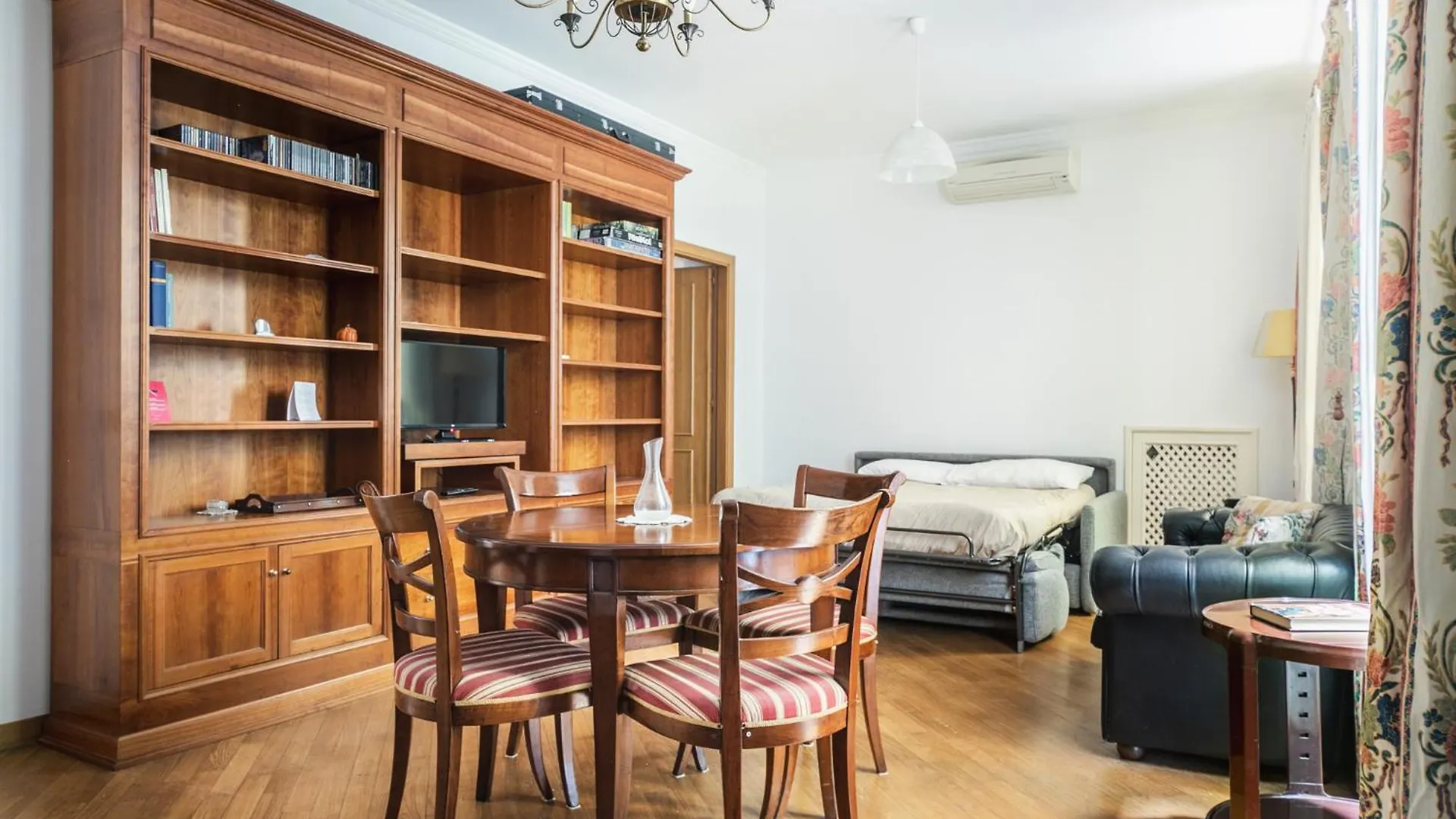 Colosseum Monti Large Flat Rome Apartment